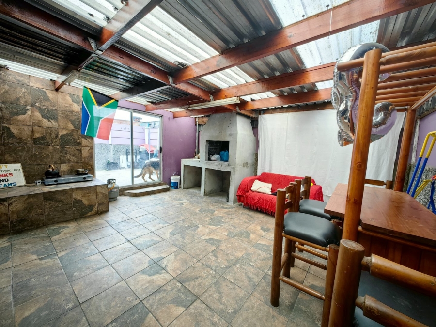 3 Bedroom Property for Sale in Lentegeur Western Cape